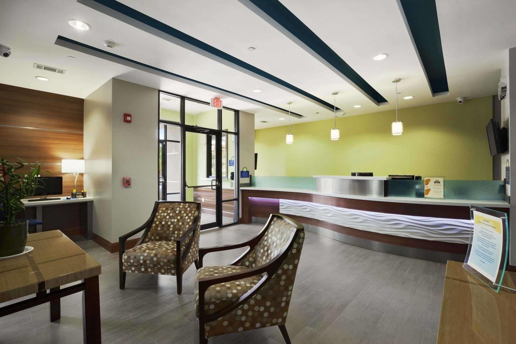 Days Inn & Suites By Wyndham Houston North-Spring Westfield Esterno foto
