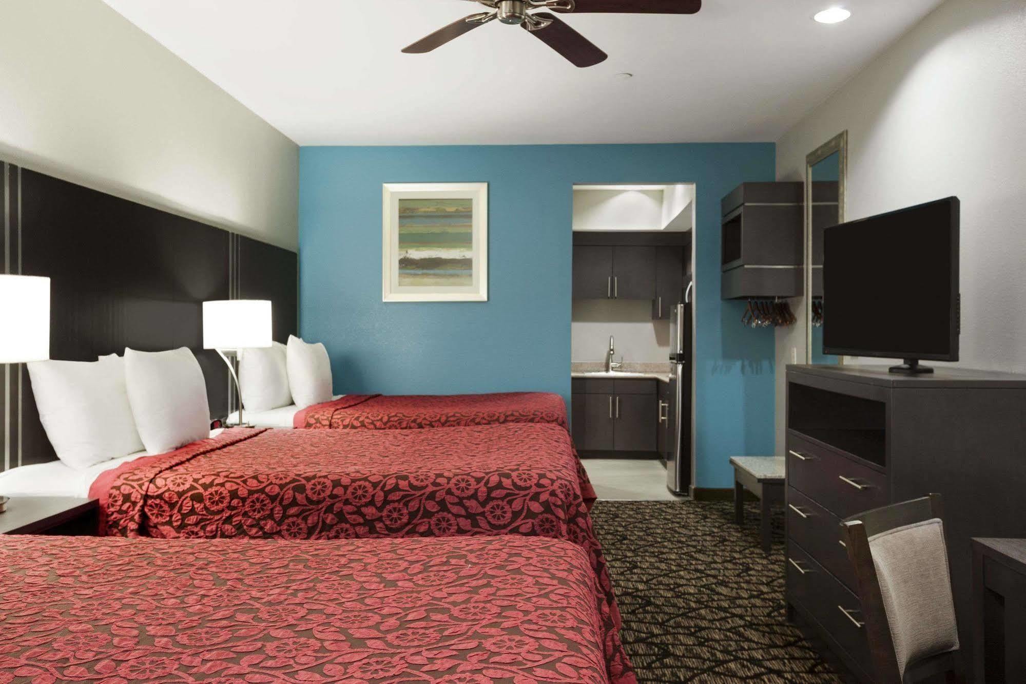 Days Inn & Suites By Wyndham Houston North-Spring Westfield Esterno foto