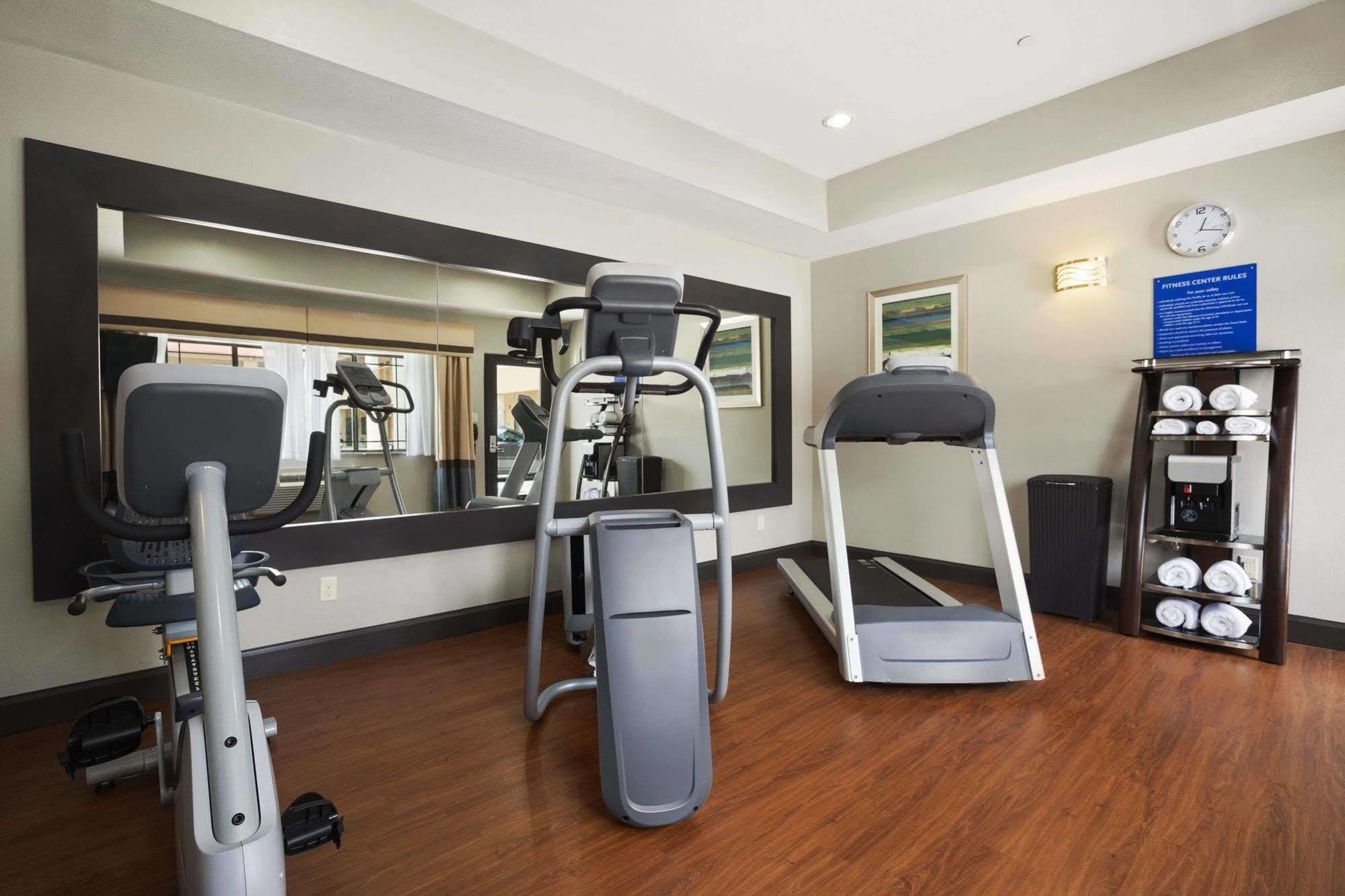 Days Inn & Suites By Wyndham Houston North-Spring Westfield Esterno foto