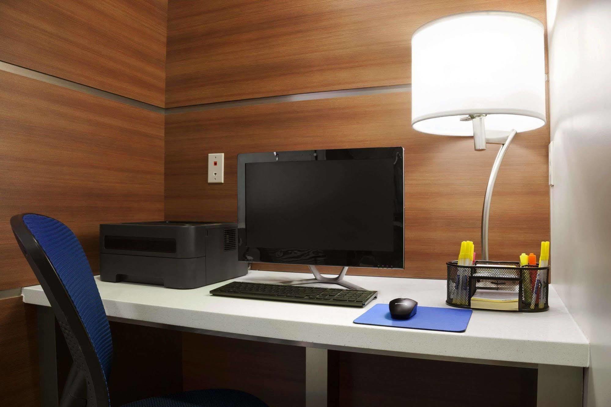 Days Inn & Suites By Wyndham Houston North-Spring Westfield Esterno foto